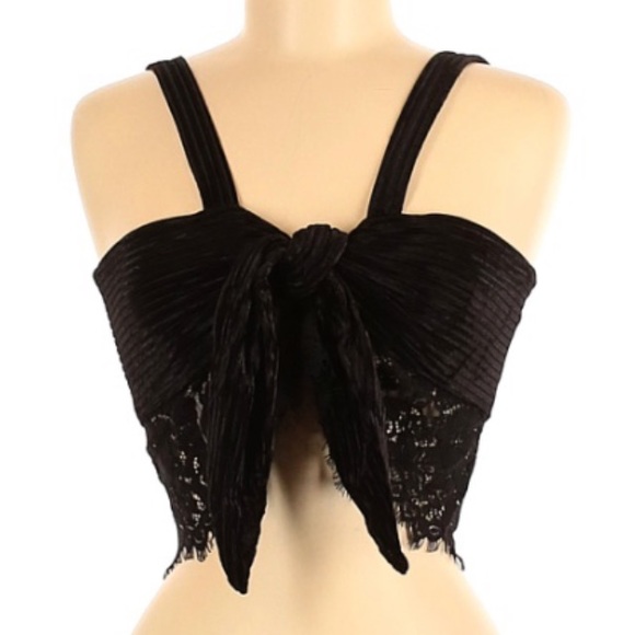 Tops - Lace & Bow Black Crop Top